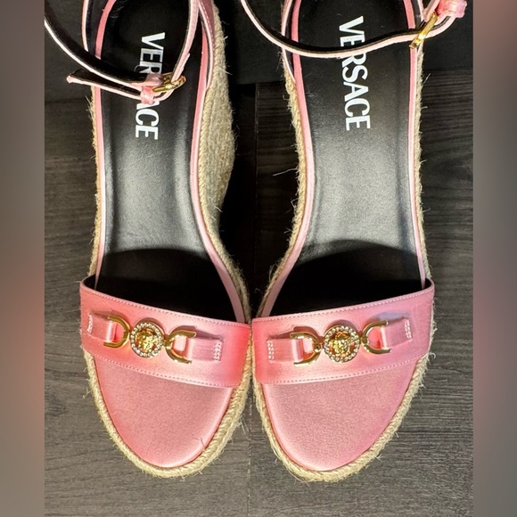 VERSACE MedusaEspadrille Platform Wedge
NWT | EU 39 - Picture 6 of 9
